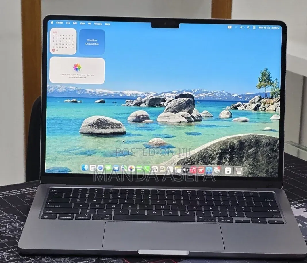 New Laptop Apple MacBook Air 2022 M2 16GB Apple M2 SSD 256GB