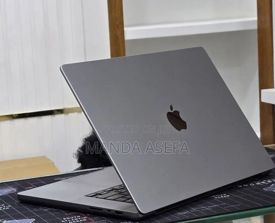 New Laptop Apple MacBook Pro 2021 M1 32GB Apple M1 Pro SSD 512GB