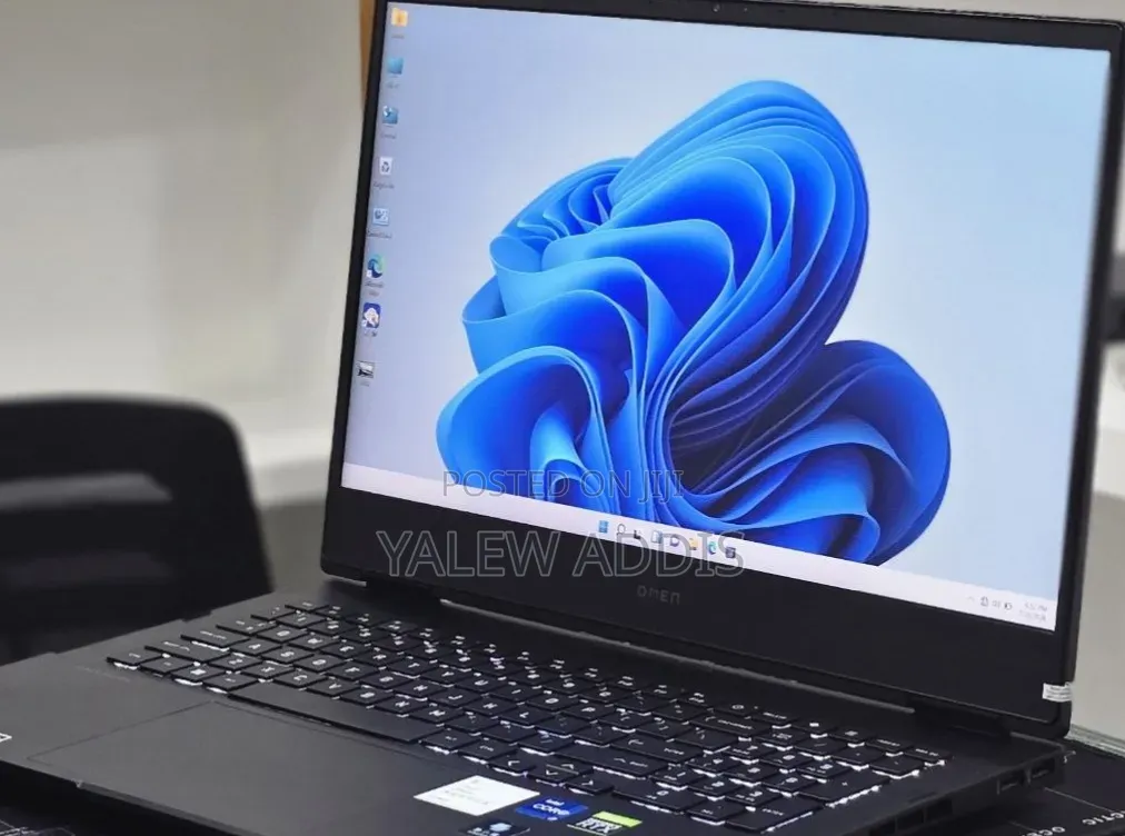 New Laptop HP OmniBook 5 16" 16GB Intel Core i9 SSD 512GB