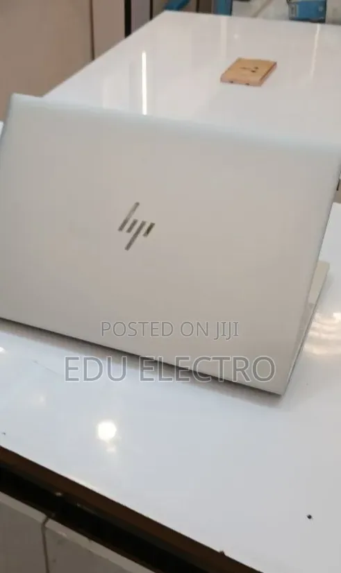 New Laptop HP EliteBook 830 G8 16GB Intel Core i5 SSD 512GB