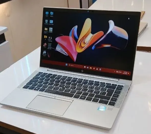 New Laptop HP EliteBook 830 G8 16GB Intel Core i5 SSD 512GB