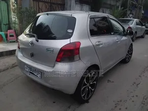 Toyota Yaris 2009 Silver