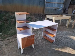 Simple Desk