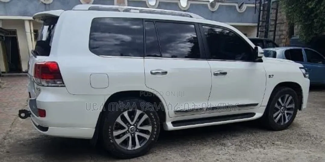 Toyota Land Cruiser 2021 Off white