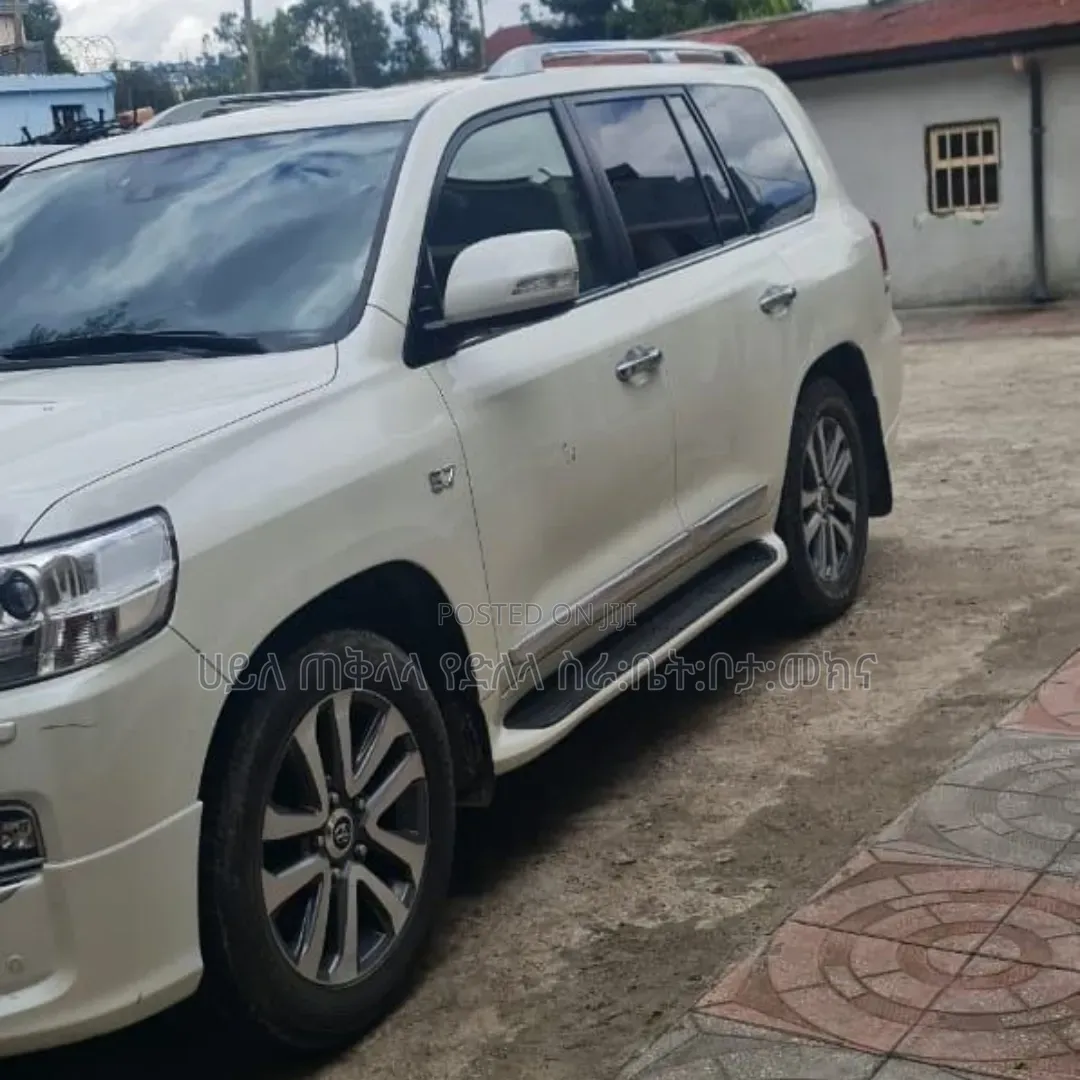 Toyota Land Cruiser 2021 Off white