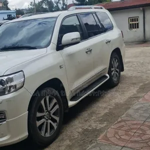 Toyota Land Cruiser 2021 Off white