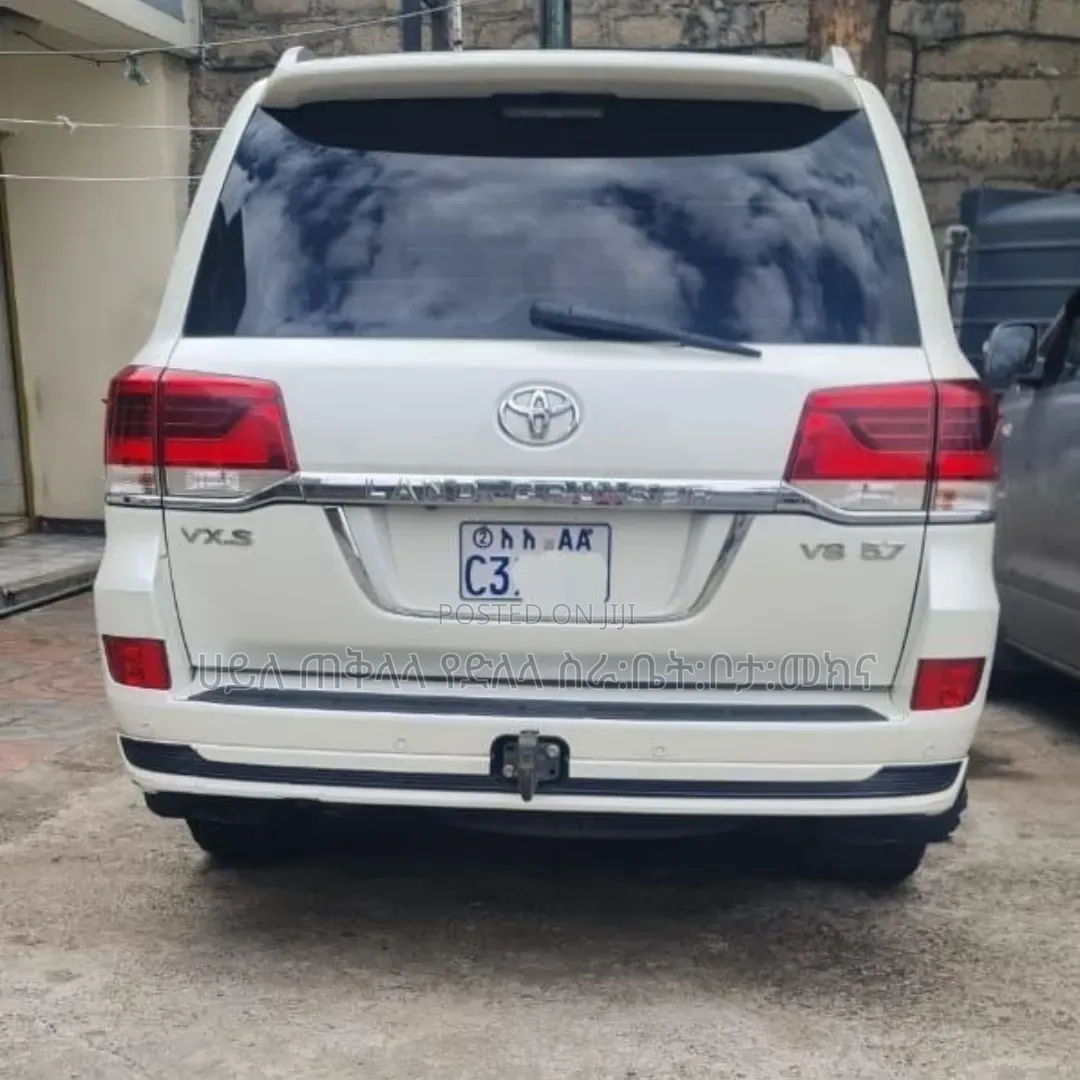 Toyota Land Cruiser 2021 Off white