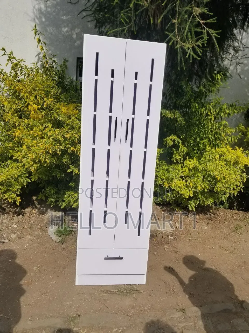 Simple but Long Shoe Racks