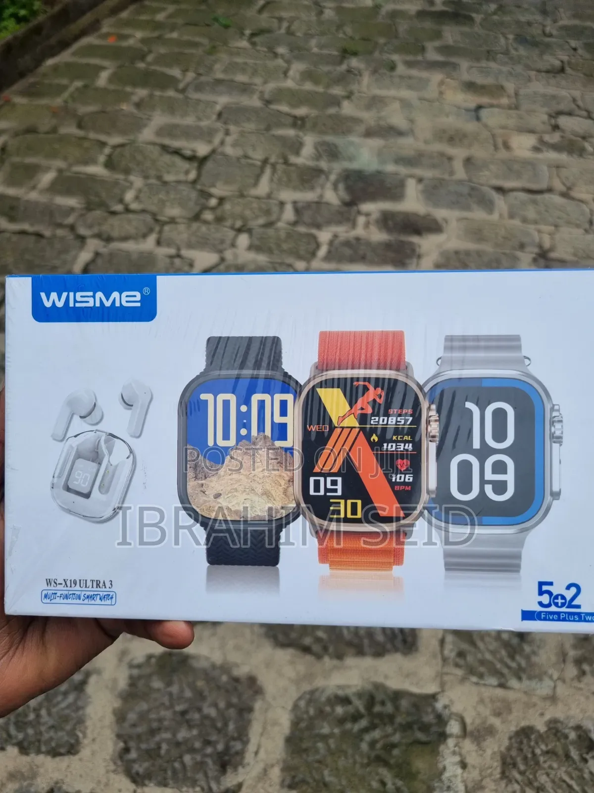 Smartwatch With Earpiece and 5 Strap