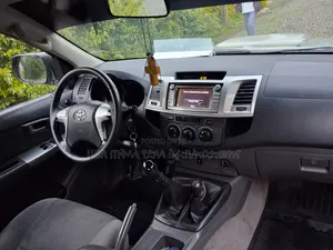 Toyota Hilux 2013 Off white
