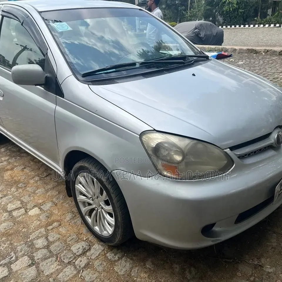 Toyota Platz 2005 Off white