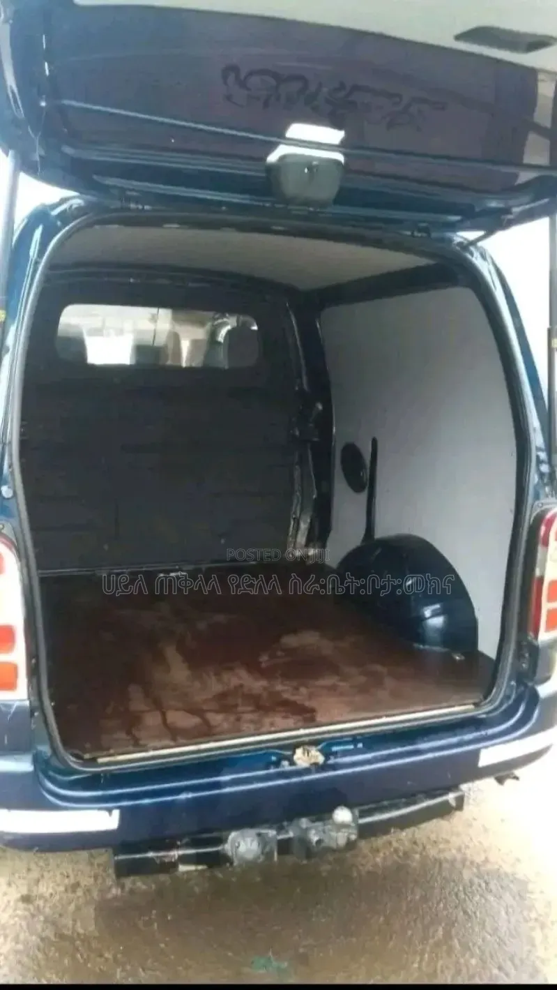 Toyota HiAce 2011 Beige