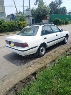 Toyota Corona 1987 White