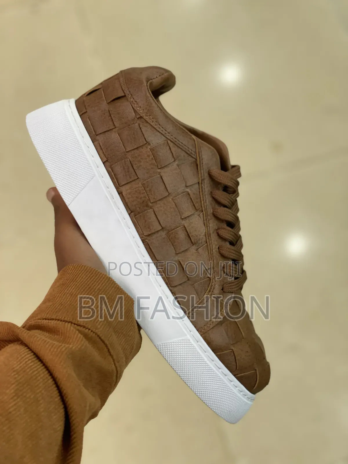 Woven Low-Top Crisp Brown Shoes