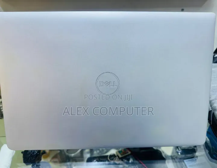 New Laptop Dell Precision 3581 16GB Intel Core i7 SSD 512GB