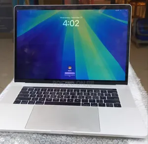 New Laptop Apple MacBook 2018 16GB Intel Core i7 SSD 256GB