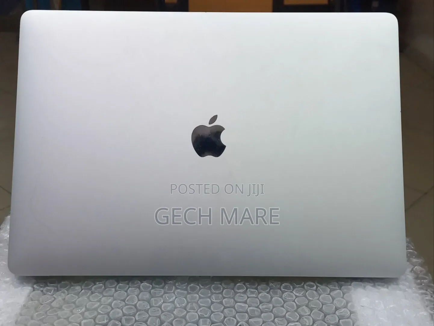 New Laptop Apple MacBook 2018 16GB Intel Core i7 SSD 256GB