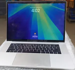 New Laptop Apple MacBook 2018 16GB Intel Core i7 SSD 256GB