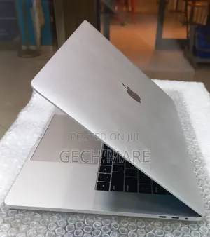 New Laptop Apple MacBook 2018 16GB Intel Core i7 SSD 256GB