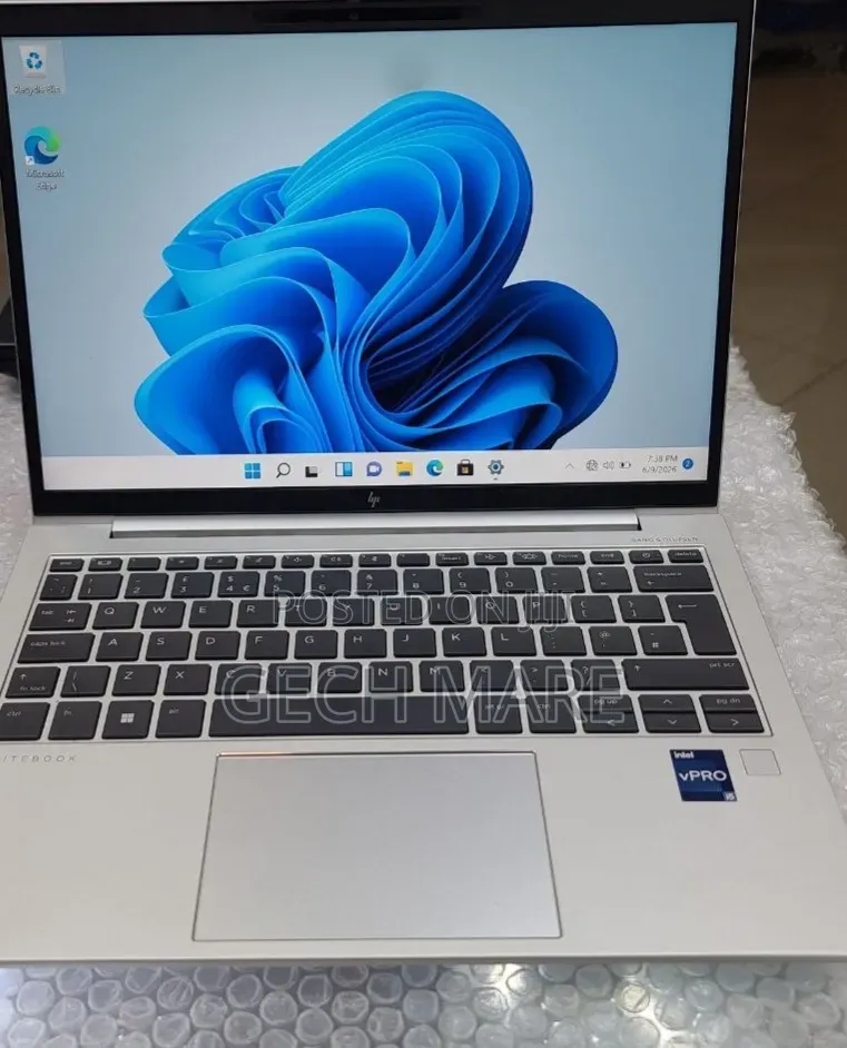 New Laptop HP EliteBook 830 G9 16GB Intel Core i5 SSD 512GB