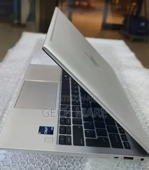 New Laptop HP EliteBook 830 G9 16GB Intel Core i5 SSD 512GB