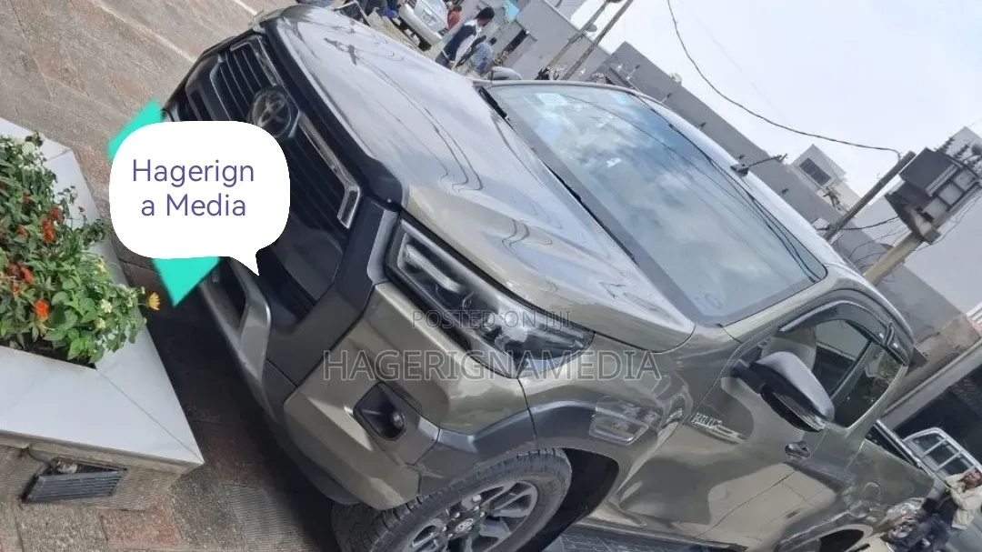 Toyota Hilux 2021 Gray
