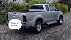 Toyota Hilux 2013 Silver