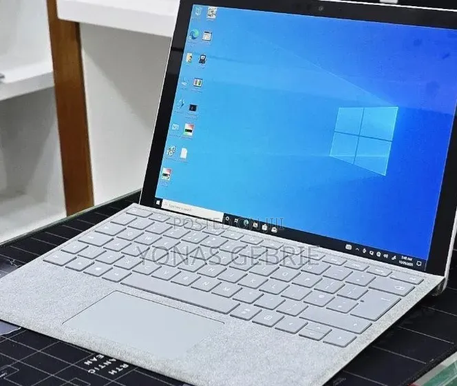 New Laptop Microsoft Surface 16GB Intel Core i5 SSD 256GB