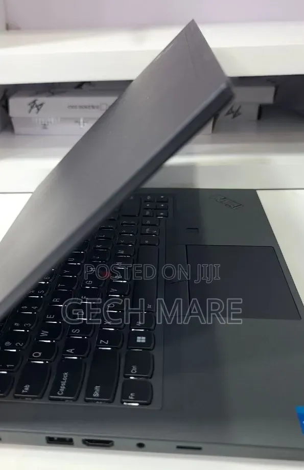 New Laptop Lenovo ThinkPad T14 16GB Intel Core i5 SSD 512GB
