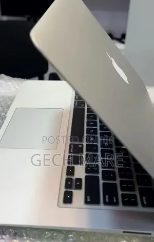 New Laptop Apple MacBook Air 2017 8GB Intel Core i5 SSD 128GB