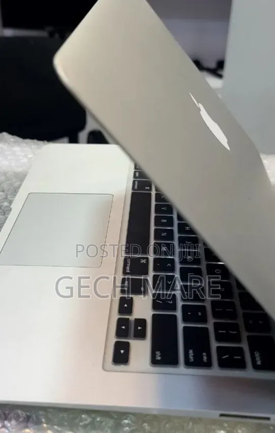New Laptop Apple MacBook Air 2017 8GB Intel Core i5 SSD 128GB