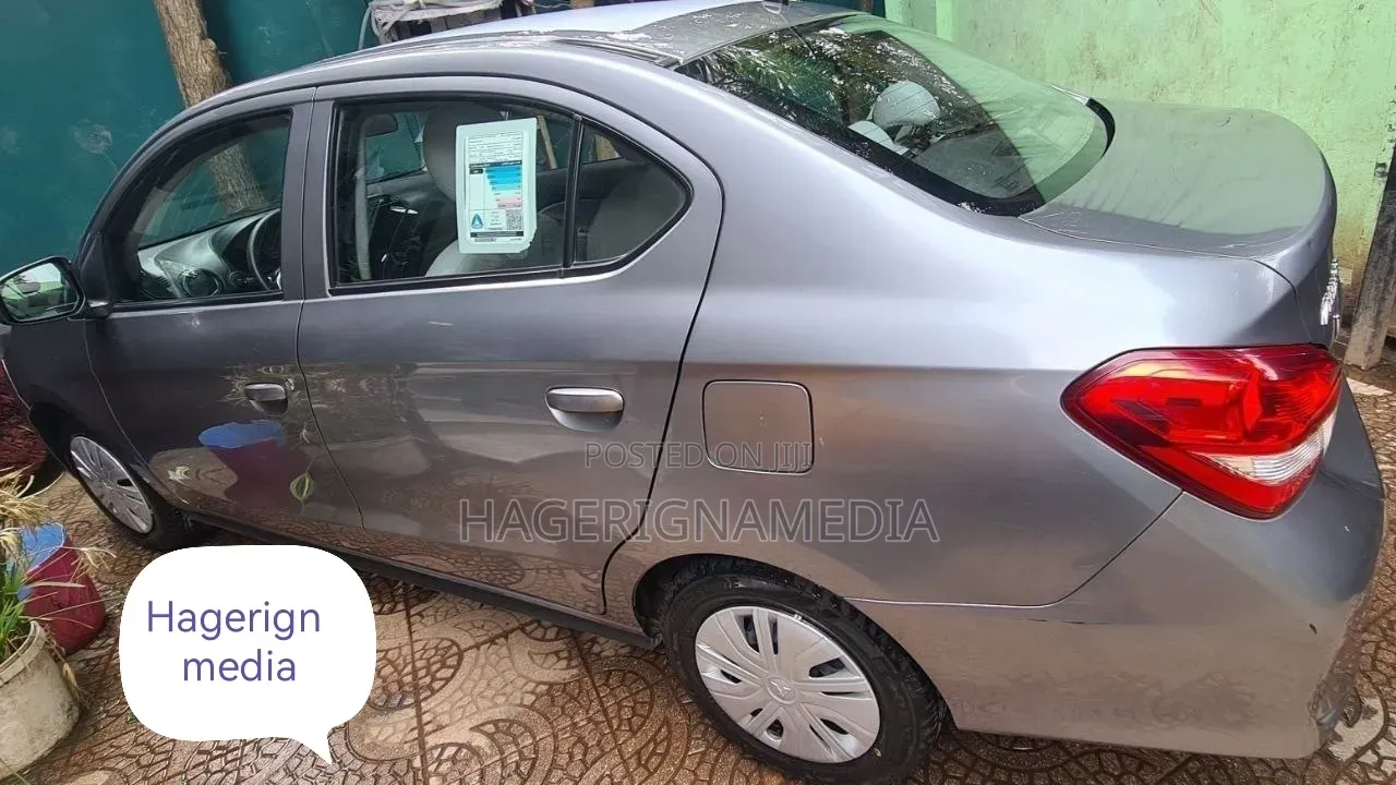 Mitsubishi Attrage 2022 Gray