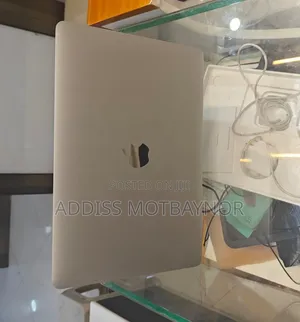 New Laptop Apple MacBook Pro 2019 16GB Intel Core i5 SSD 256GB
