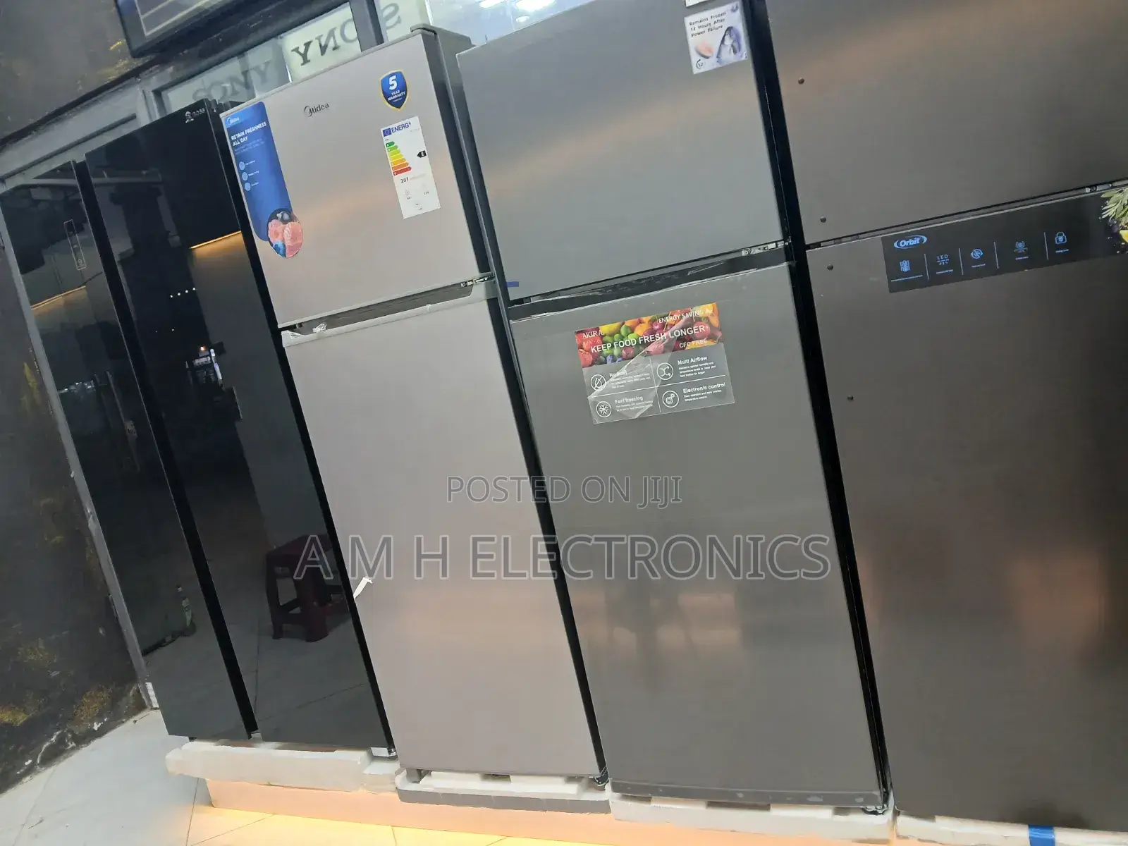 Akira 320l Refrigerator