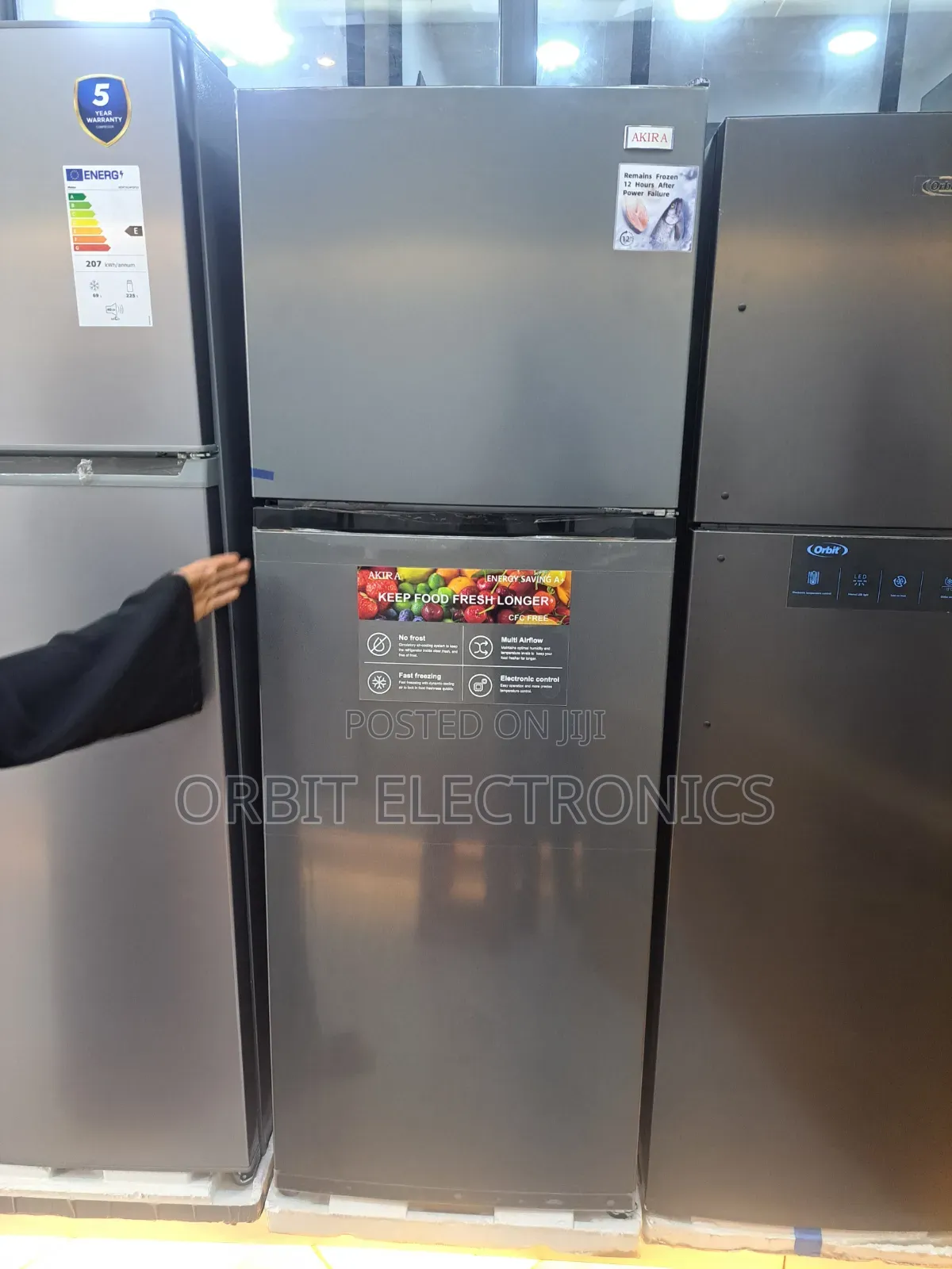 Akira 320l Refrigerator