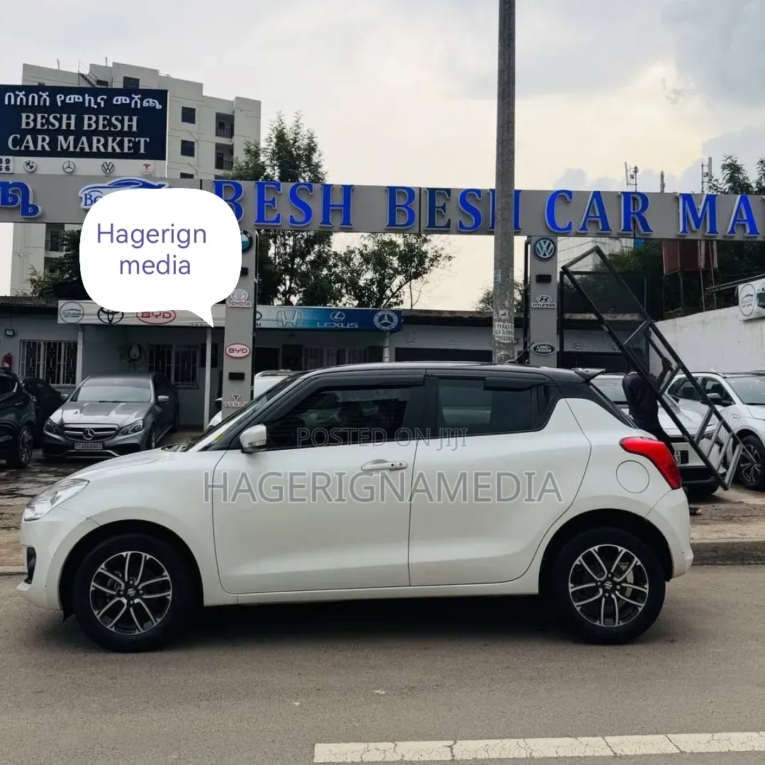 Suzuki Swift 2022 White