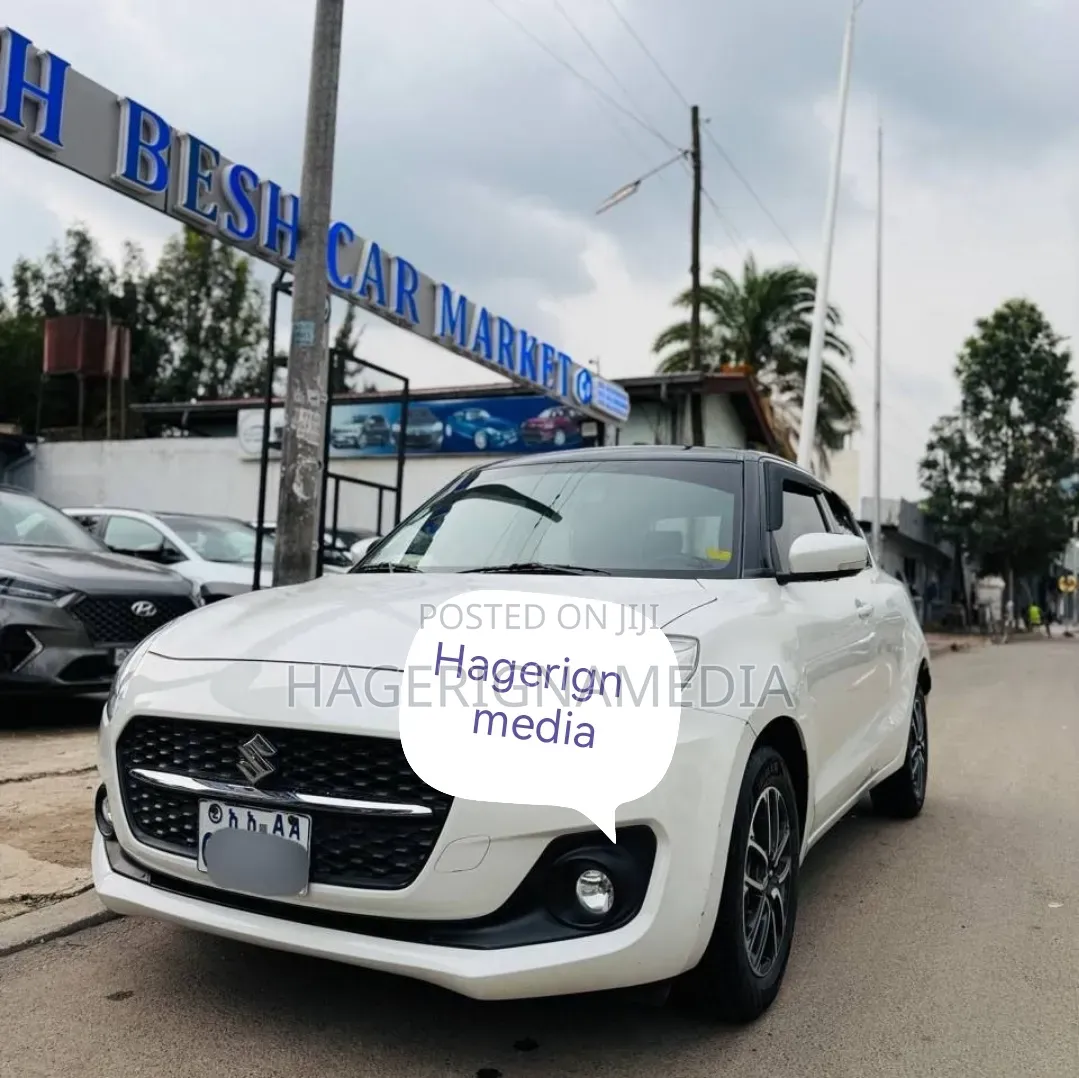 Suzuki Swift 2022 White