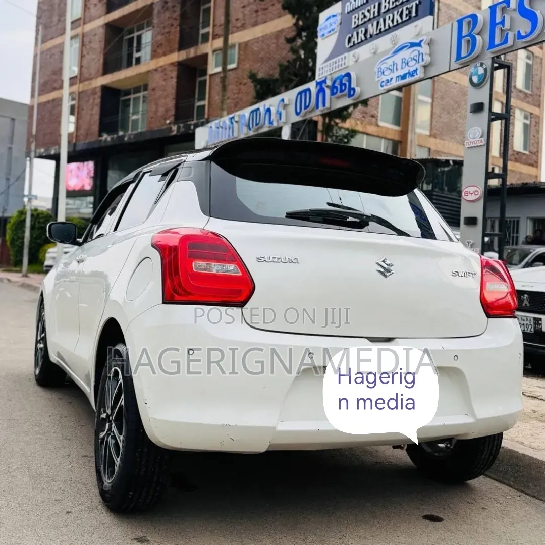 Suzuki Swift 2022 White
