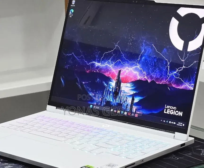 New Laptop Lenovo 16GB Intel Core Ultra 7 SSD 1T