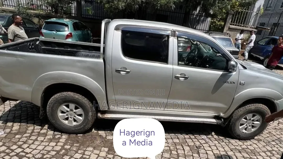 Toyota Hilux 2015 Silver