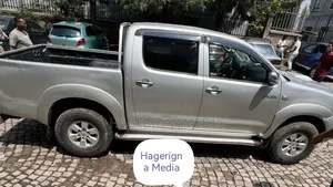 Toyota Hilux 2015 Silver