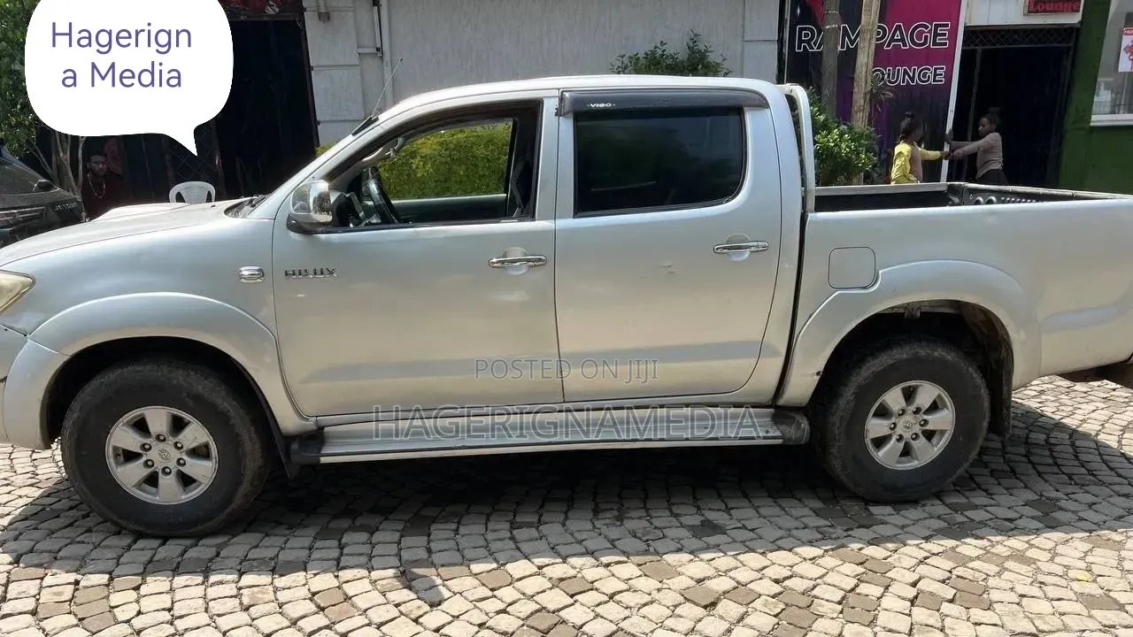 Toyota Hilux 2015 Silver