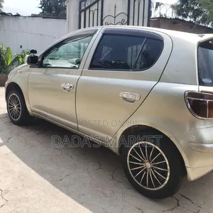 Toyota Vitz 2004 Gold
