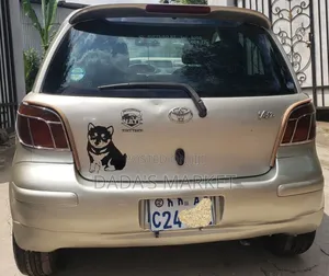 Toyota Vitz 2004 Gold