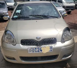 Toyota Vitz 2004 Gold