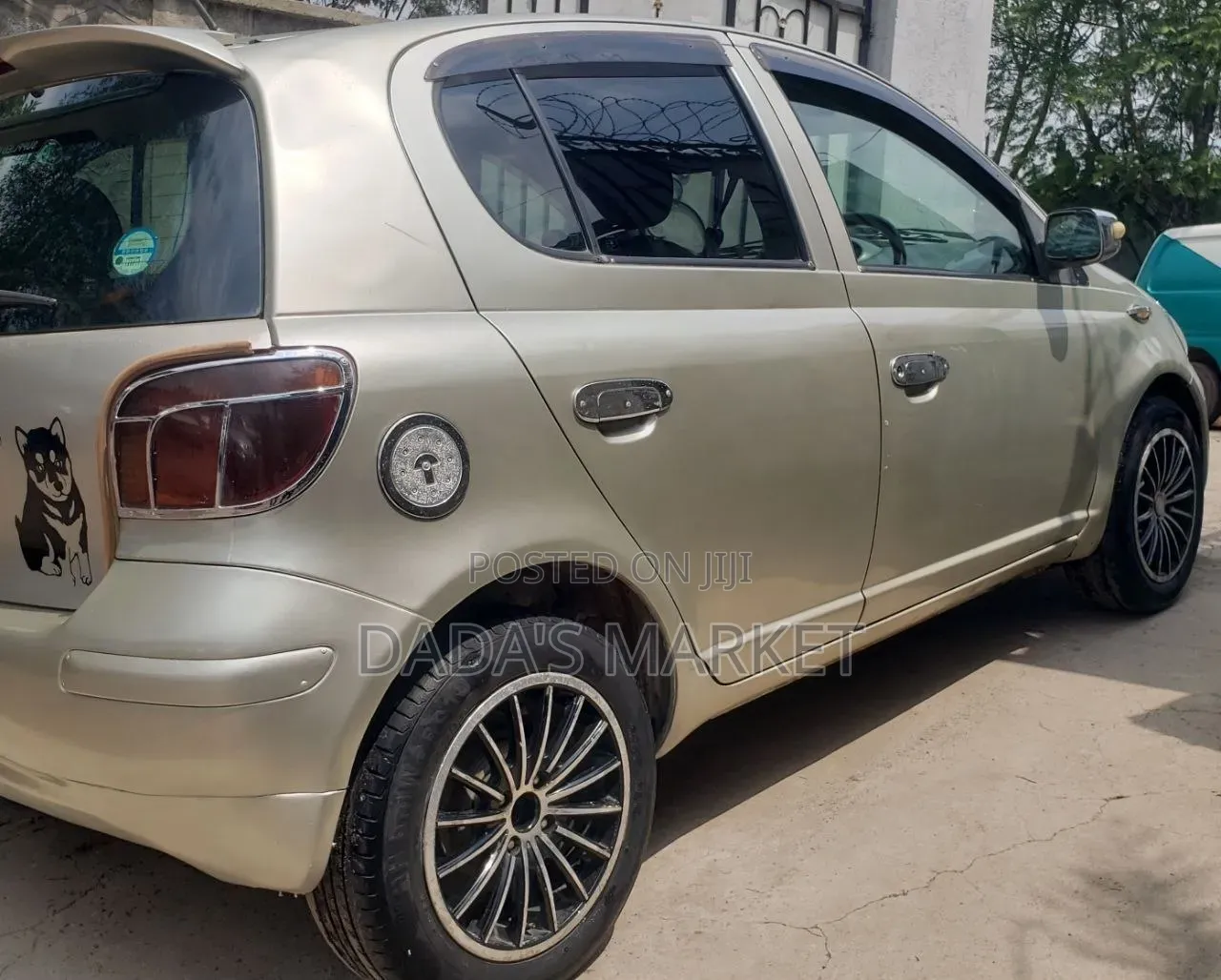 Toyota Vitz 2004 Gold