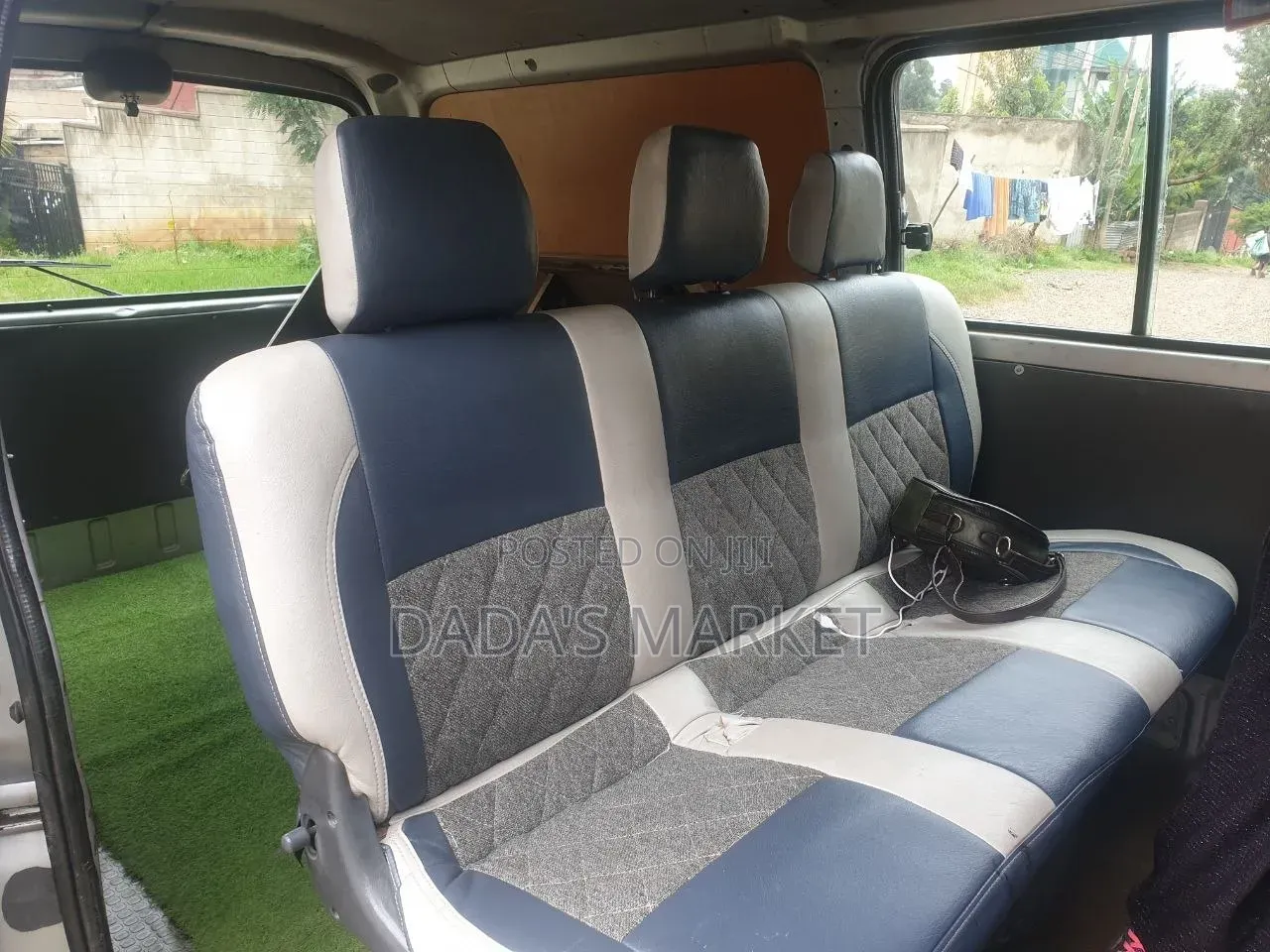 Toyota Grand HiAce 2002 Silver