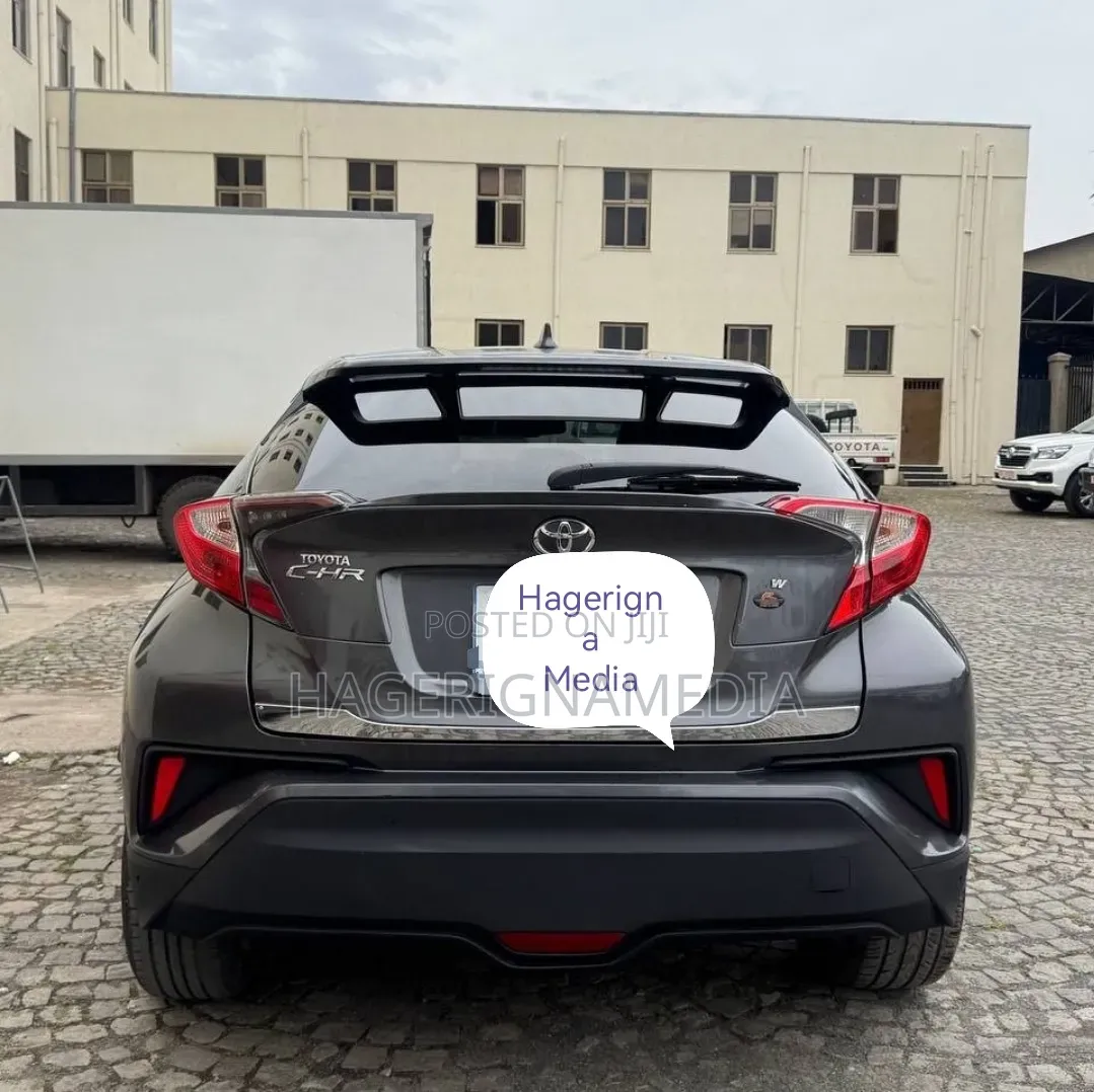 Toyota C-HR 2017 Gray