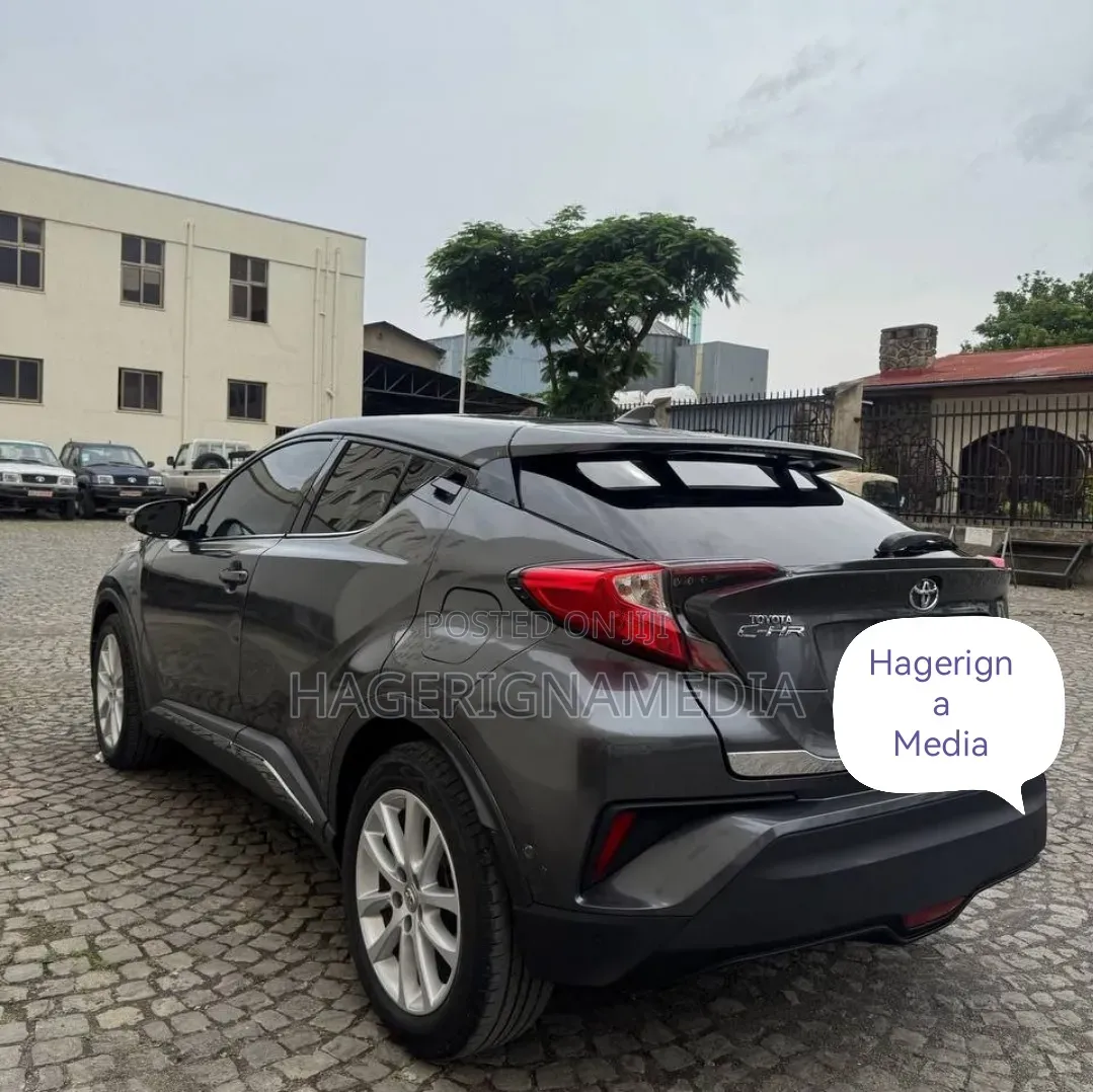 Toyota C-HR 2017 Gray