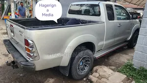 Toyota Hilux 2008 Silver